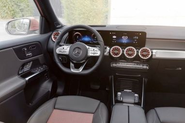 Mercedes-Benz представила електричний повнопривідний кросовер EQB