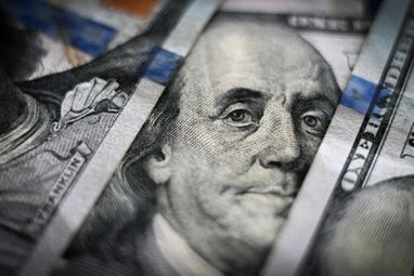Уровень мирового долга достиг рекордного показателя более чем в 300 триллионов долларов