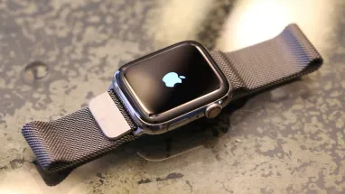 Apple запатентовала технологию, которая позволит добавить видеокамеру в Apple Watch