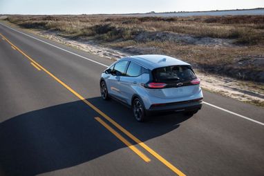 Chevrolet представил обновленный электрохэтчбек Bolt EV (фото)