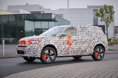 Самый доступный кроссовер Opel показали за год до премьеры (фото)