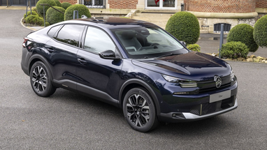 Citroen презентовал e-C4 и e-C4 X 2025: до 425 км на одном заряде и быстрая зарядка за 30 минут (фото)