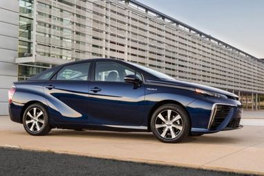 Toyota представила свой первый водородный автомобиль Mirai (ФОТО, ВИДЕО)
