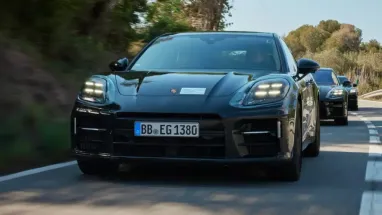 Porsche показала салон новой Panamera