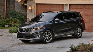 <a href="https://www.caranddriver.com/kia/sorento-2020">www.caranddriver.com/kia/sorento-2020</a>