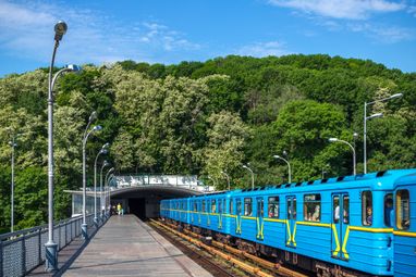 В Киеве открывают станцию ​​метро «Днепр»