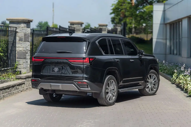 Lexus показал бронированный LX 700 (фото)