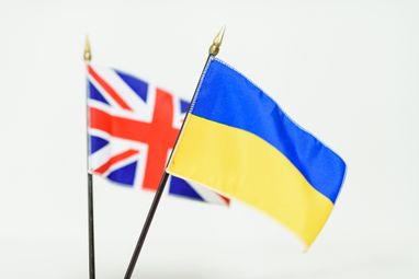 Замороженные росактивы: Британия направила Украине второй транш на $990 млн