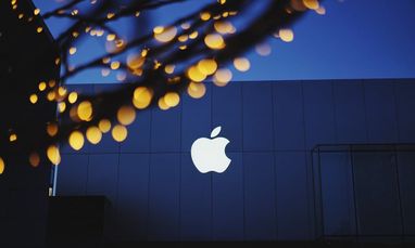 Apple сокращает около 100 сотрудников в критически важном подразделении Bloomberg