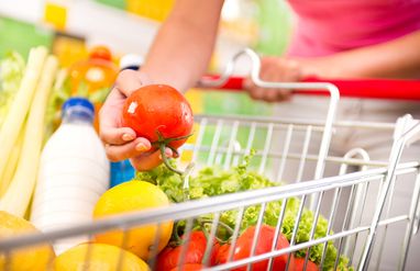 Експерт заявив, бюджетні продукти в Україні здорожчали швидше, ніж дорогі