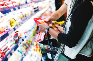 Супермаркеты меняют работу с продуктами, хранящимися в холодильниках
