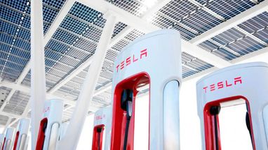 Tesla провела анонс запуску нових зарядних станцій V4 Supercharger