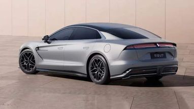 BYD представив седан ціною понад 140 тисяч доларів