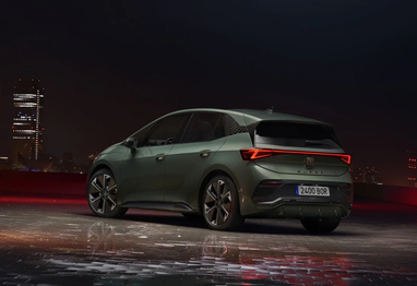 У Volkswagen ID.3 появился мощный испанский собрат с запасом хода 570 км (фото)