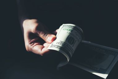 Зеленський ввів у дію положення про реєстр олігархів. Що воно передбачає