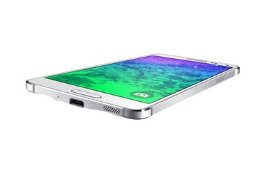 Конкурент для iPhone 6. Samsung анонсировала новый смартфон Galaxy Alpha (ФОТО)