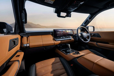 Салон обновленного Mitsubishi Pajero