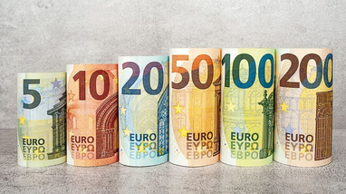 Скільки грошей платять українським біженцям у Європі: де найбільше