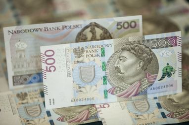 Українці неправомірно отримали у Польщі 2 млн злотих, майже нічого не повернули