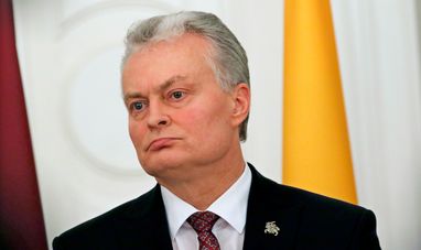 Президент Литви заявив, що корупція в Україні гальмує постачання зброї