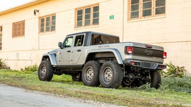 Jeep Gladiator отримав нову екстремальну версію 6 х 6 (фото)