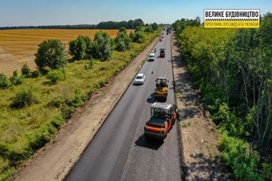 В Черкасской области восстановили участок трассы Золотоноша - Умань