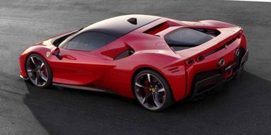 Ferrari показала свій перший гібрид, що підзаряджається (фото)