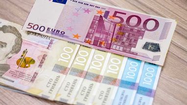 Спрос на евро вырос: банки втрое увеличили ввоз в Украину наличной валюты