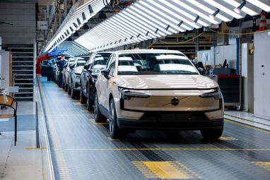 Электрический кроссовер Volvo EX30 начали выпускать в Бельгии