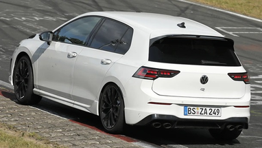 Volkswagen готує найпотужніший Golf R з мотором від Audi RS3 (фото)