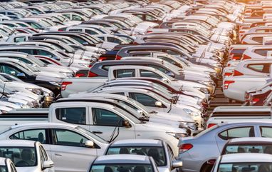 Внутрішні продажі зростають, а середня ціна знижується: що буде з українським авторинком