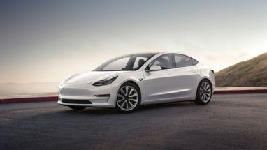 Tesla приостановила прием заявок на свою самую популярную модель