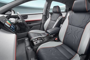 В Таиланде электрокроссовер предложен в единой комплектации