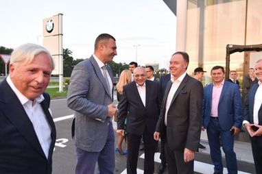 Новый шаг вперед в светлое будущее. Торжественная церемония открытия импортерско-дилерского центра BMW в Украине