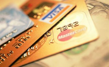 Кредит готівкою чи кредитна карта: в чому відмінності і що краще
