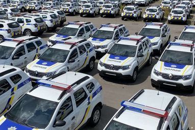 Полиция получила крупную партию популярных в Украине кроссоверов (фото)