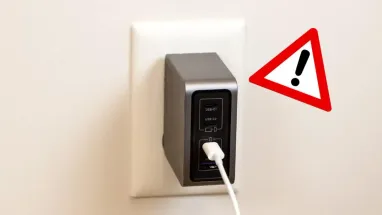 Що буде, якщо постійно залишати зарядний пристрій у розетці