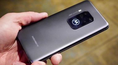 Motorola презентувала флагман з квадрокамерою (фото, відео)