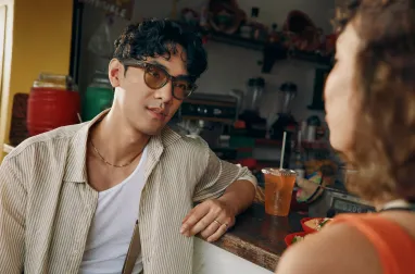 Meta добавила в смарт-очки Ray-Ban функцию «живого» перевода без интернета
