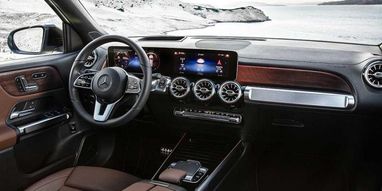 Mercedes презентовал семиместный кроссовер GLB (фото)