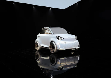 Smart показав мініатюрний електрокар і аналог Camry (фото)