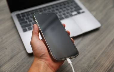 ТОП-6 смартфонів 2025 року із найшвидшою зарядкою