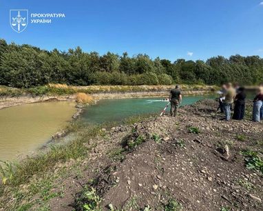 Ущерб окружающей среде 50 млн грн: на Прикарпатье разоблачен нелегальный карьер (фото)