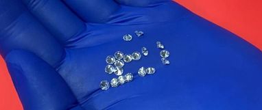 У Польщі затримали українку з діамантами у шкарпетці на 8,7 млн грн (фото)