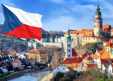 Чехія планує продовжити українським біженцям візи тимчасового захисту до березня 2024 року