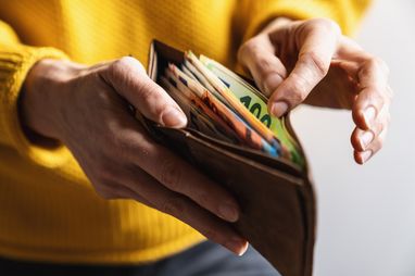 На скільки «мінімалка» в ЄС більша, ніж Україні (інфографіка)