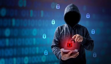 Понад 60% українців стали жертвами кібер- та телефонного шахрайства