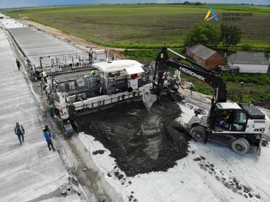 Криклий сообщил, когда сдадут в эксплуатацию первую в Украине бетонную дорогу (фото)