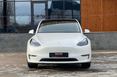 Tesla скорочує виробництво електромобіля Model Y