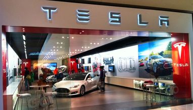 Продажі Tesla в Європі падають п’ятий місяць поспіль